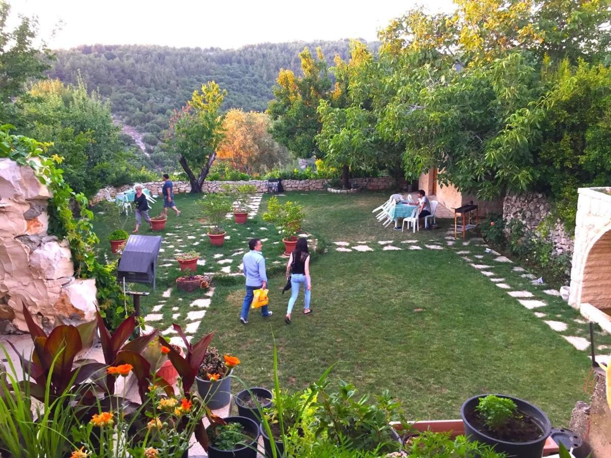 El Achkar Guesthouse Beit ed Dine Bagian luar foto